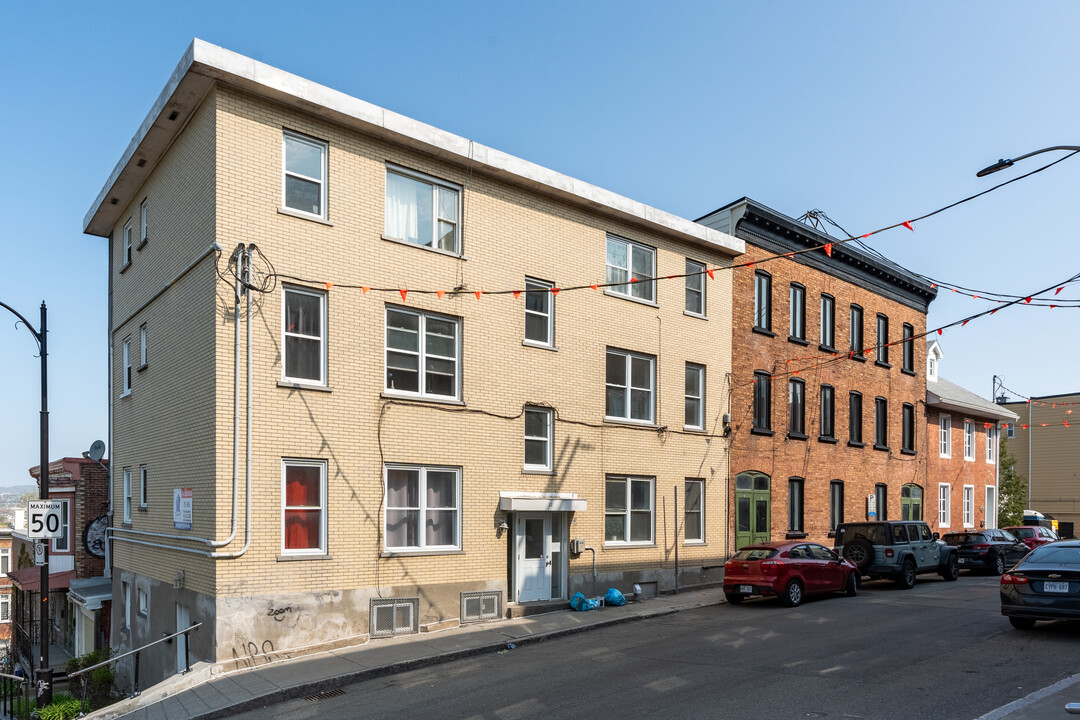 18 Saint-Olivier Rue in Québec, QC - Building Photo