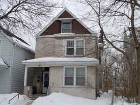 623 Ontario St SE in Minneapolis, MN - Building Photo