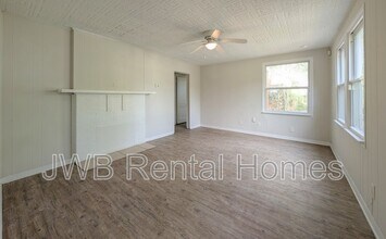 518 Chestnut Dr in Jacksonville, FL - Building Photo - Building Photo