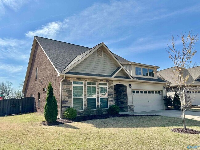 property at 2618 W Creek Dr