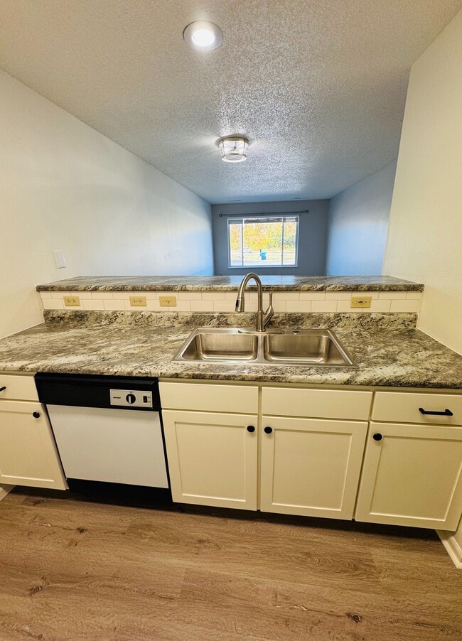 property at 395 Beaver Kreek Center