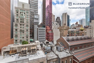 123 E 54th St in New York, NY - Foto de edificio - Building Photo