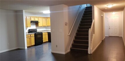 1235 Maple Valley Ct in Union City, GA - Building Photo - Building Photo