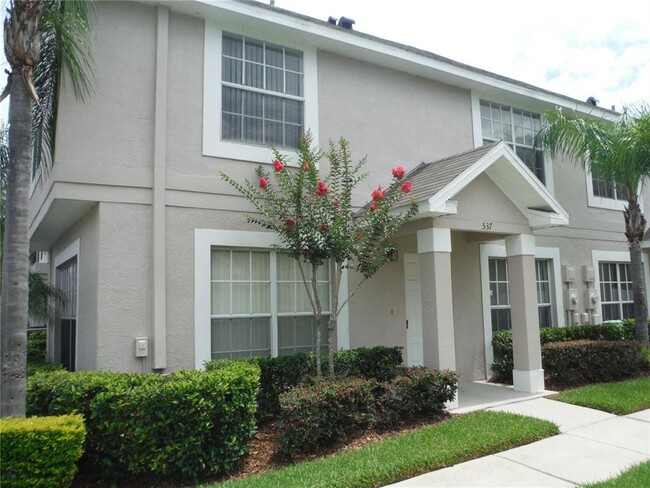 537 Kensington Lake Cir in Brandon, FL - Foto de edificio - Building Photo