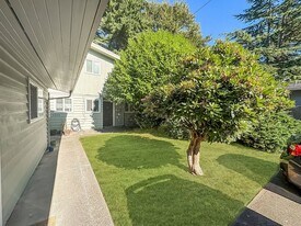 9546 8th Ave NW in Seattle, WA - Building Photo