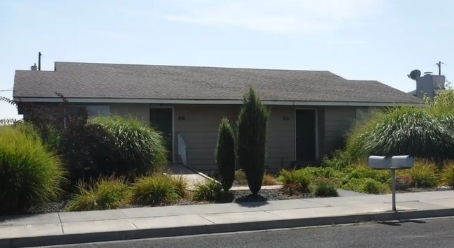 property at 816 S C St