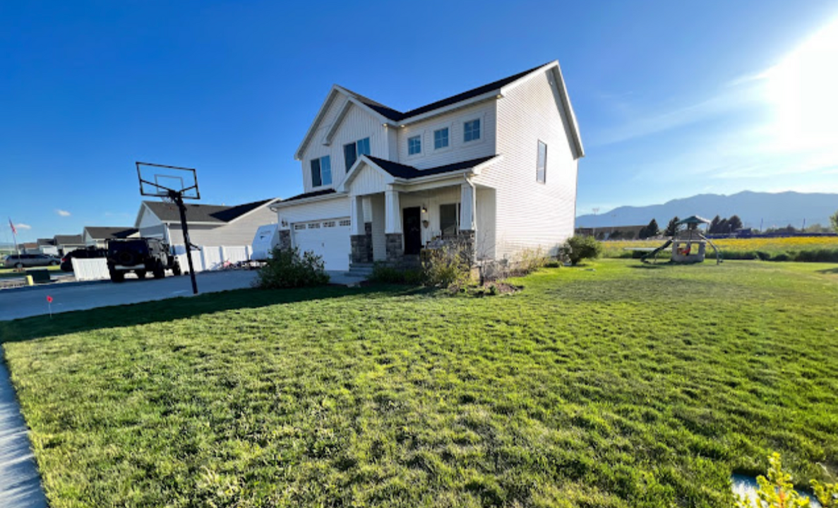 198 S 1110 E in Hyrum, UT - Building Photo