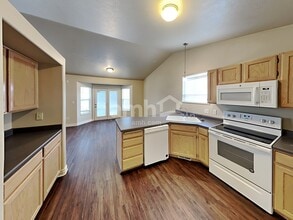 127 N 975 W in Layton, UT - Building Photo - Building Photo