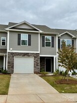 5141 Hyrule Dr in Charlotte, NC - Building Photo