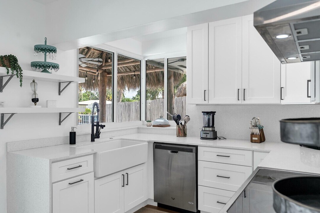 2233 SE 15th St in Pompano Beach, FL - Building Photo