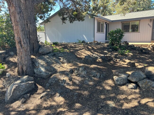 2005 NE Holliday Ave, Unit Darla Wood Walters