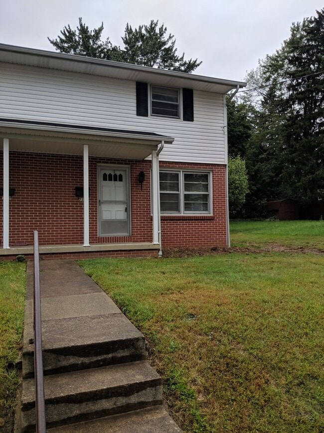 713-713 Fairbanks St in Ashland, OH - Building Photo - Building Photo