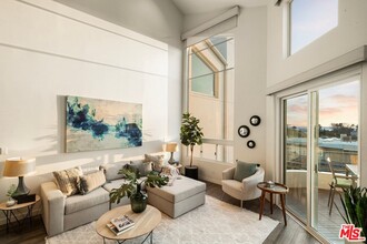 245 Main St in Los Angeles, CA - Foto de edificio - Building Photo