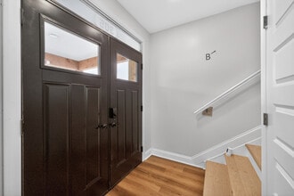 305 W Exchange St in Sycamore, IL - Building Photo - Building Photo