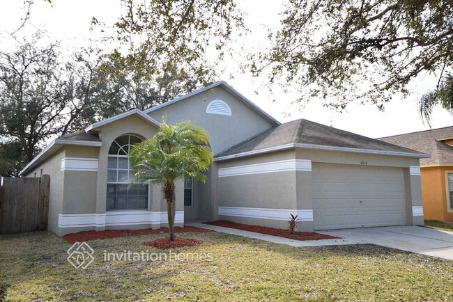 6939 Crown Lake Dr in Gibsonton, FL - Foto de edificio - Building Photo