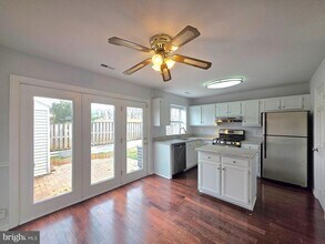 6539 Old Carriage Ln in Alexandria, VA - Building Photo - Building Photo