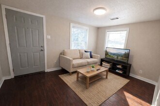 5012 Avenue K, Unit REAR 1 in Galveston, TX - Foto de edificio - Building Photo