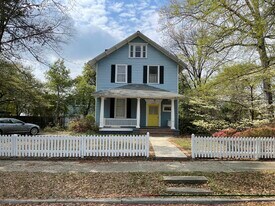 1203 Woodrow St in Columbia, SC - Building Photo