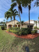 1007 Nandina Dr in Weston, FL - Building Photo - Building Photo