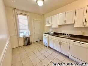 15 Barrows St, Unit 2 in Boston, MA - Building Photo - Building Photo