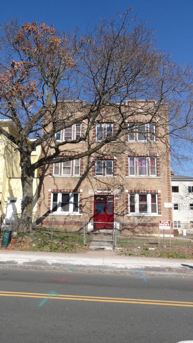 36-38 Webster St in Hartford, CT - Foto de edificio - Building Photo