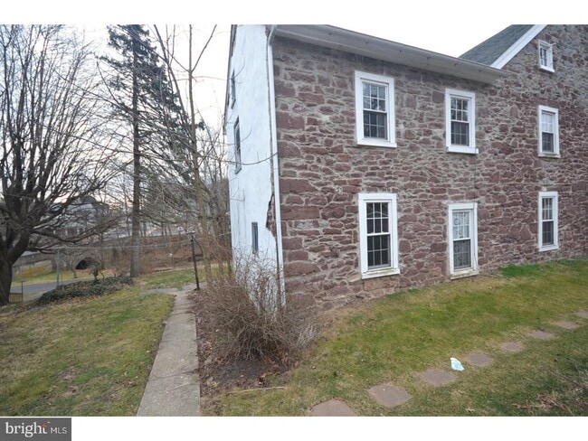 130 Game Farm Rd in Schwenksville, PA - Building Photo - Building Photo