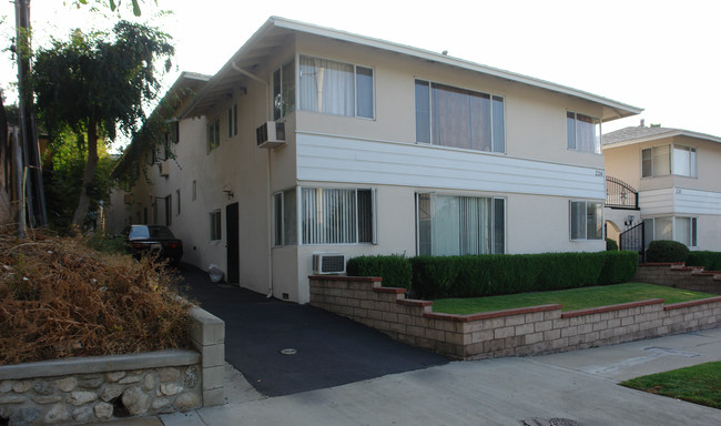 226 Fair Oaks Ave Apartments in South Pasadena, CA - Building Photo - Building Photo