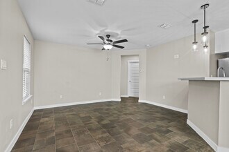 2201 Multi National, Unit #B in Harlingen, TX - Building Photo - Building Photo
