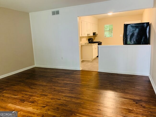 6330 Raymond Terrace in Union City, GA - Building Photo - Building Photo