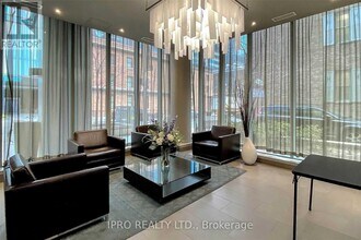 126 Simcoe St in Toronto, ON - Building Photo - Building Photo