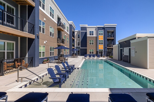 Viva Bene 55+ Active Adult Apartment Homes in St. Peters, MO - Foto de edificio - Building Photo