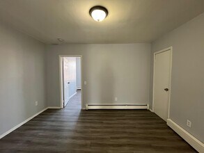 63 Atlantic St, Unit 2 in Jersey City, NJ - Foto de edificio - Building Photo