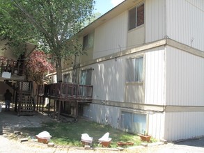 Dunn Manor Apartments in Pocatello, ID - Building Photo - Building Photo