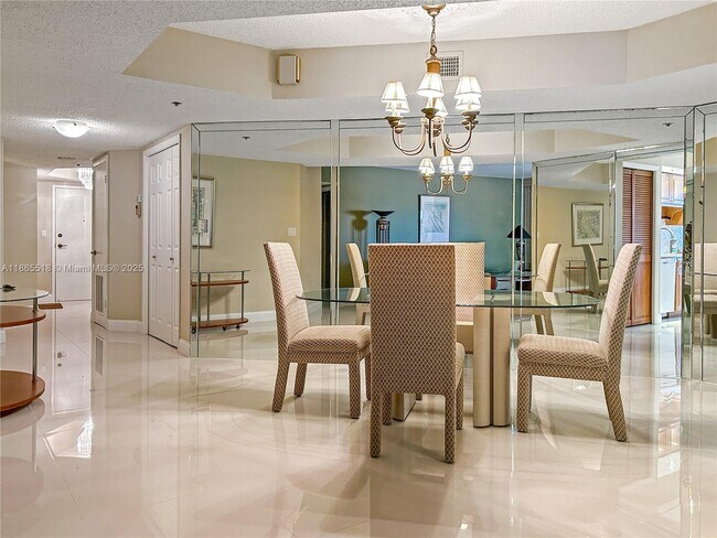 7300 Radice Ct in Lauderhill, FL - Building Photo - Building Photo