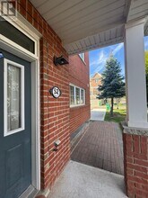 52 Commuter Dr in Brampton, ON - Building Photo - Building Photo