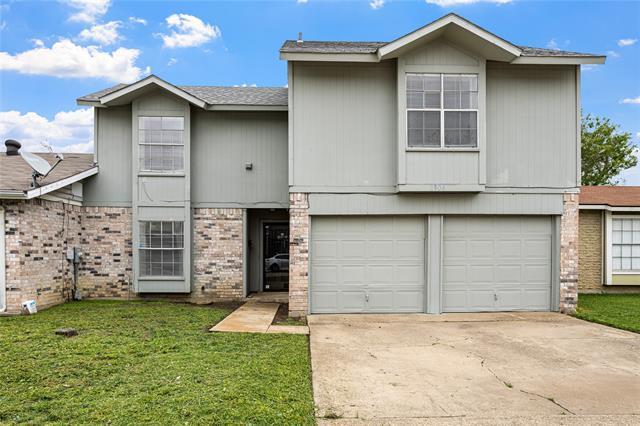2906 Birchbrook St in Grand Prairie, TX - Building Photo