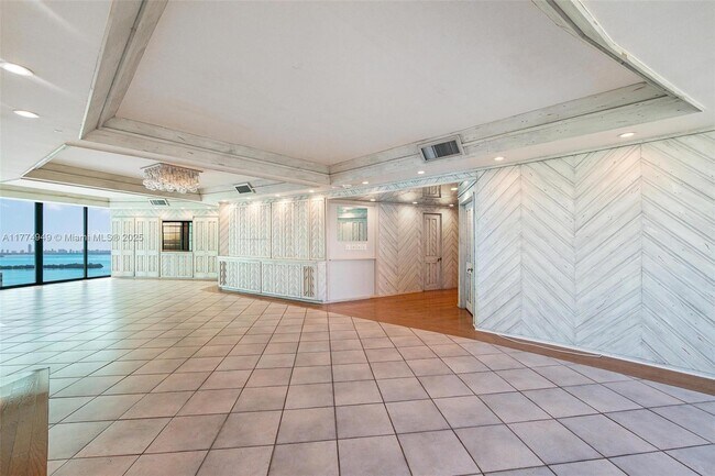 720 NE 69th St in Miami, FL - Building Photo - Building Photo