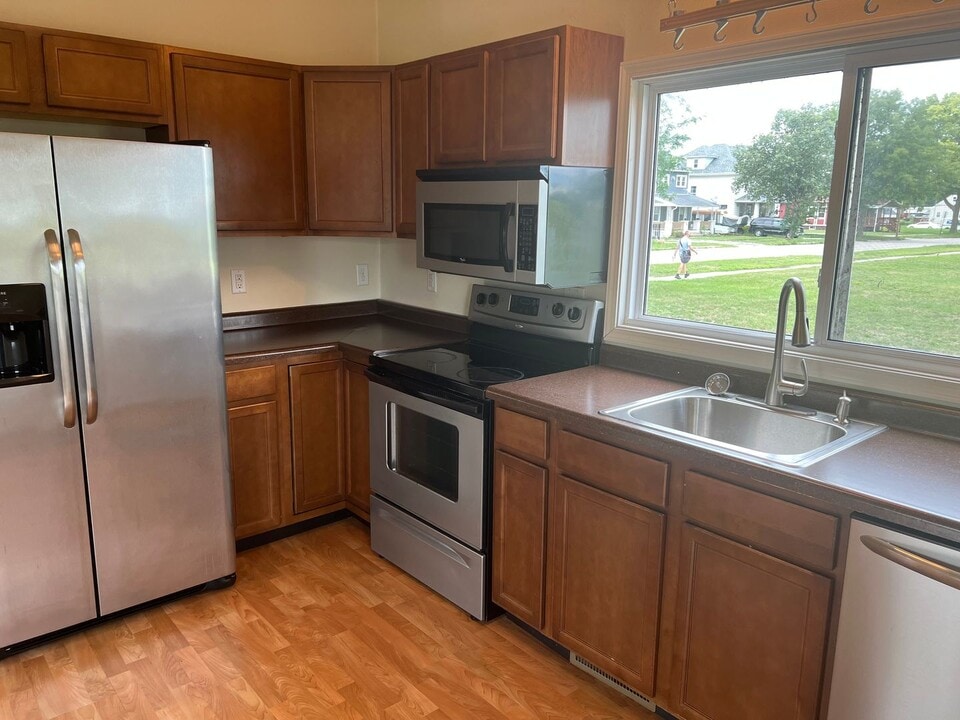 1631 Ellis Blvd NW in Cedar Rapids, IA - Building Photo
