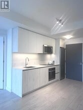 5858 Yonge St in Toronto, ON - Building Photo - Building Photo