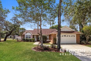 13410 Maureen Ave in Spring Hill, FL - Building Photo