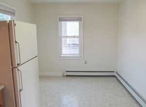 252 N 5th Ave, Unit Second Floor in Manville, NJ - Building Photo - Building Photo