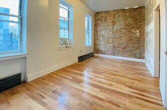 273 Sumpter St, Unit 2 in Brooklyn, NY - Foto de edificio - Building Photo