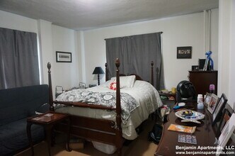 239 Walnut St, Unit 1A in Newton, MA - Building Photo - Building Photo