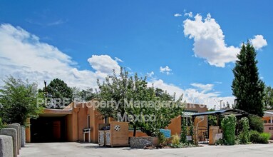 404 Dartmouth Dr SE in Albuquerque, NM - Building Photo - Building Photo