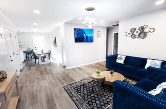 451 E Lincoln Ave in Escondido, CA - Building Photo - Building Photo