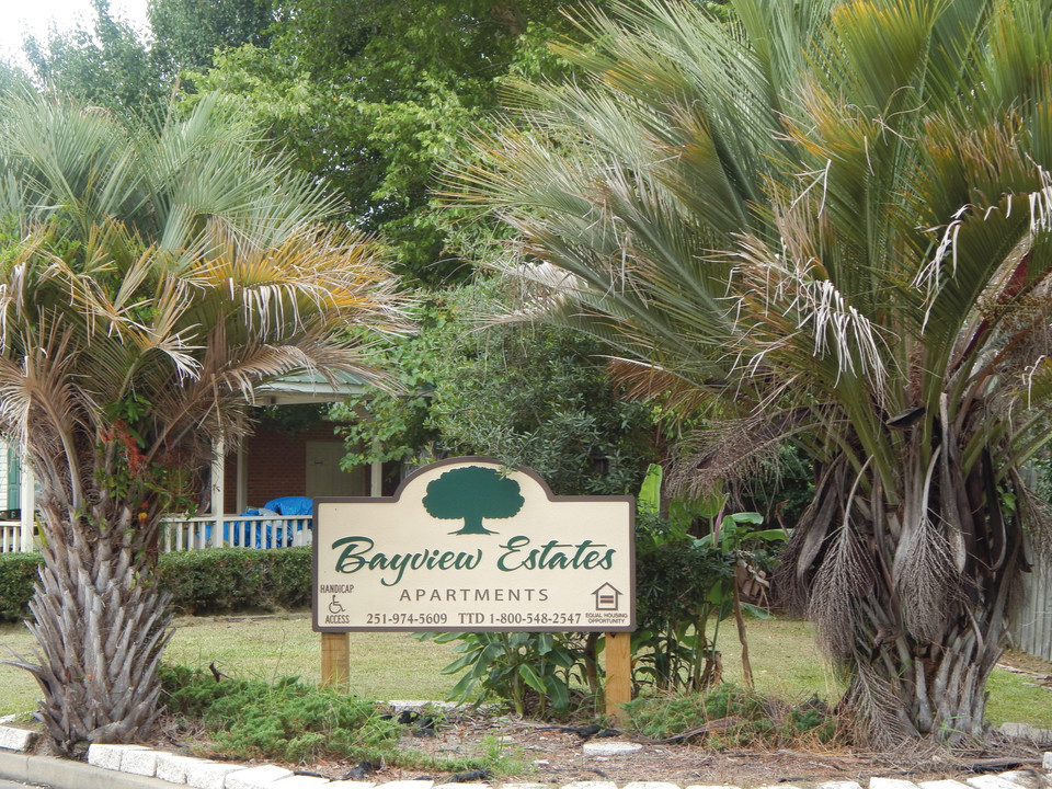 Bayview Estates in Orange Beach, AL - Foto de edificio