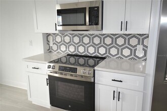 1651 Sand Key Estates Ct in Clearwater, FL - Building Photo - Building Photo