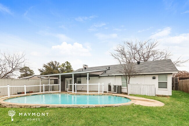 2611 Elk Grove Rd in Carrollton, TX - Building Photo - Building Photo