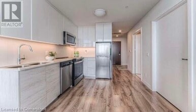 60 Frederick St in Kitchener, ON - Building Photo - Building Photo