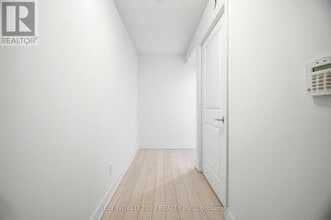 2 Eva Rd in Toronto, ON - Building Photo - Building Photo
